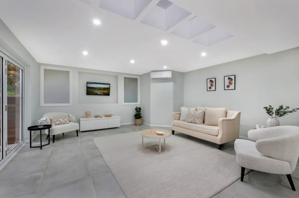 20 Woodglen Place