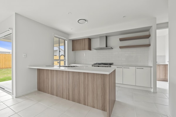 5 Avon Cres