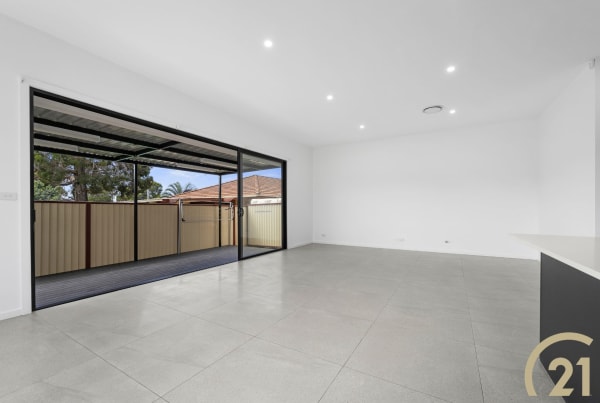 10 Glenavon Place