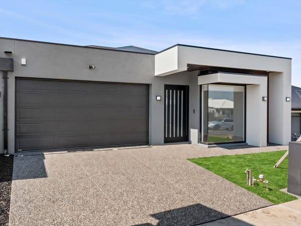 8 Thornton Rd