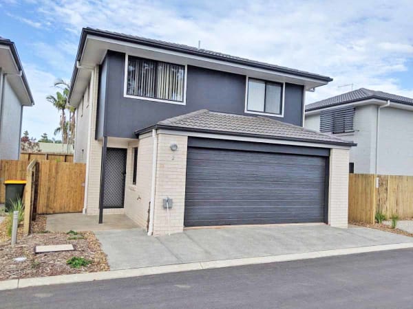 2/34 NIGHTINGALE DRIVE