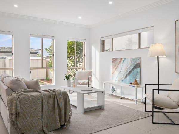 16 Saltbush Avenue