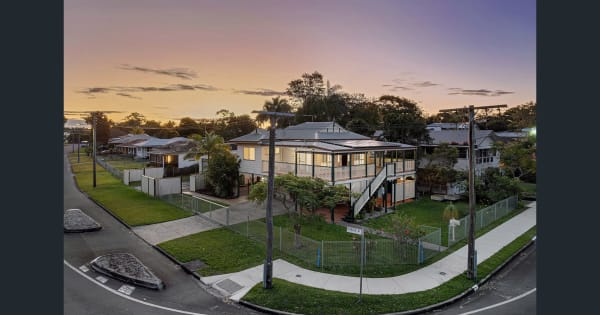 61 Captain Cook Parade