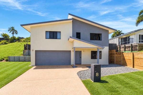 8 Jacamunda Circuit