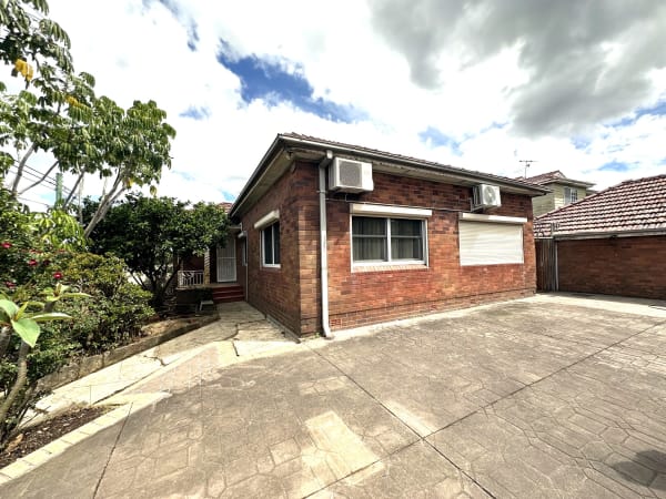 606 Hume Highway