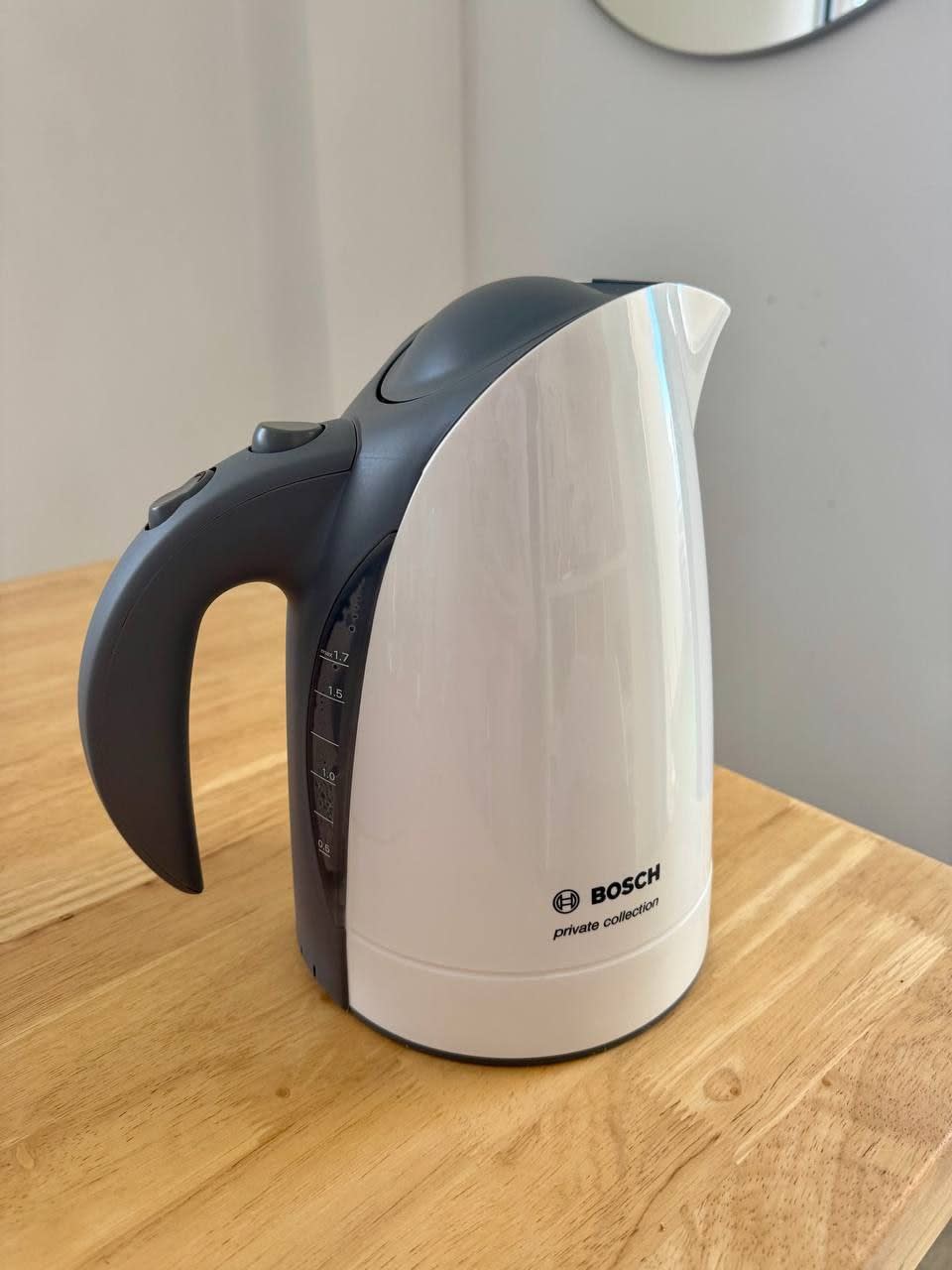 Электрочайник Bosch - 20 € 1
