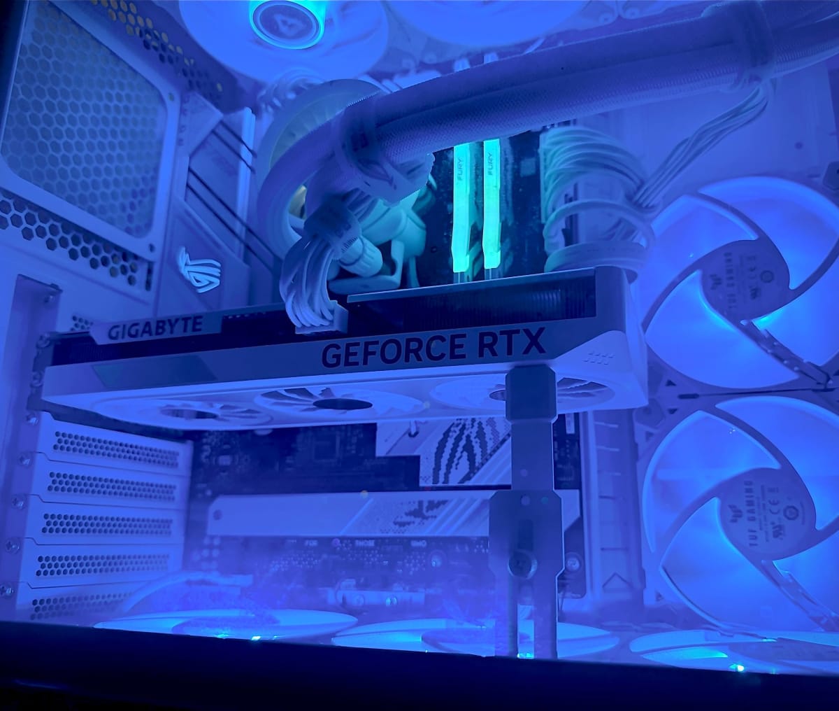 Продам відеокарту GeForce RTX 4060 5