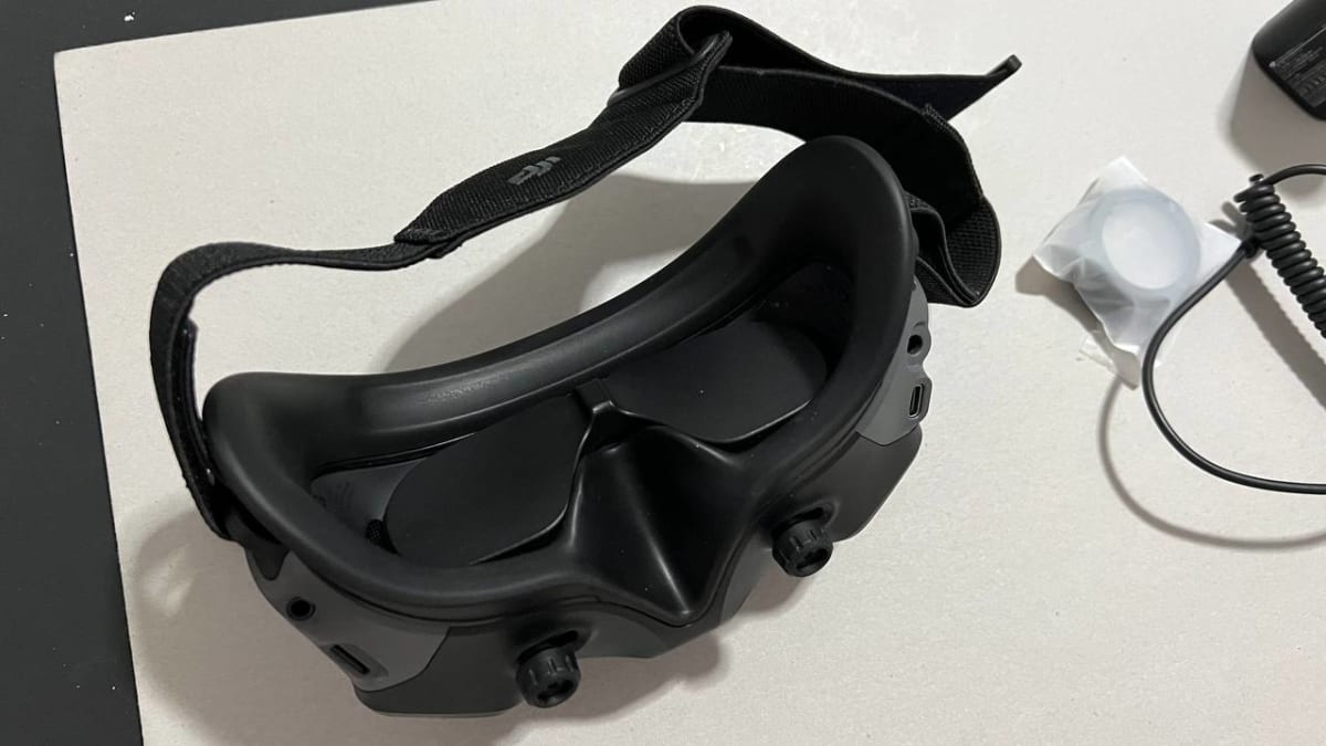 Всем привет. Продаю очки Google 2 DJI. Новые, не подошли по форме лица.300 евро 1