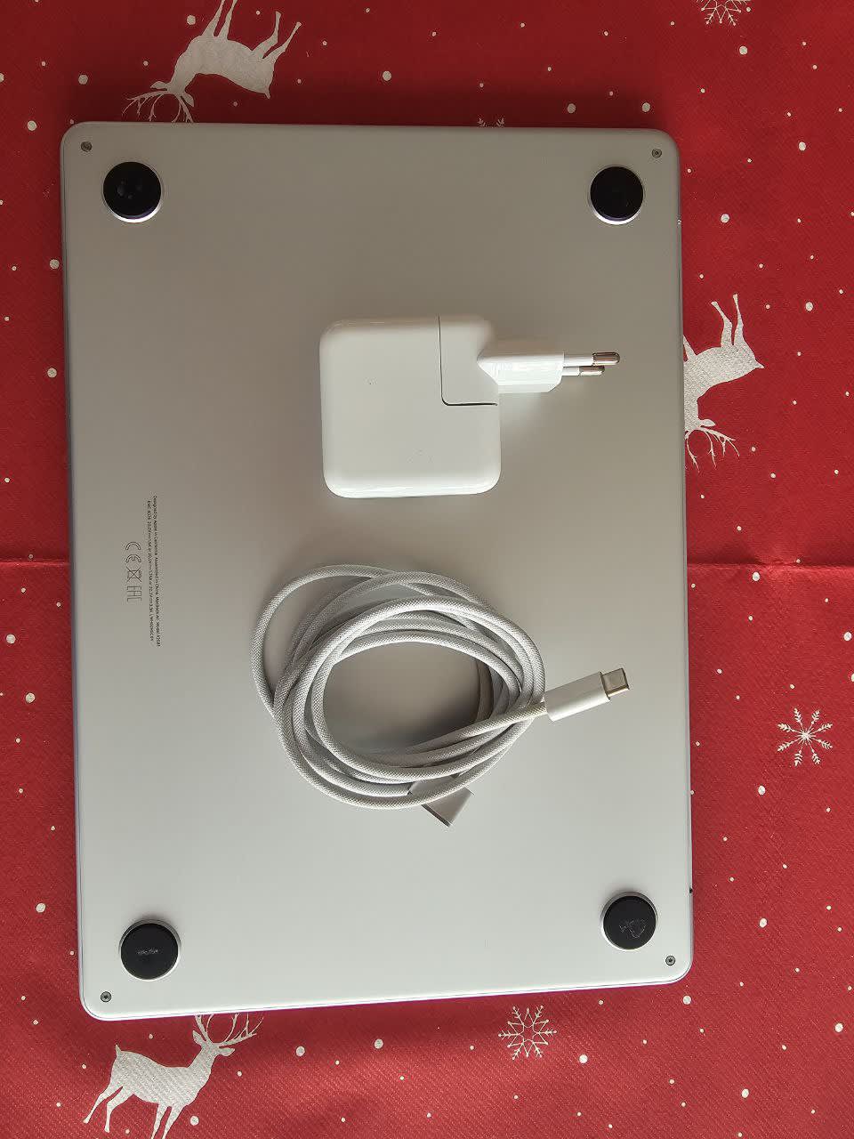 Продам ноутбук Apple MacBook Air M2 8/512 gb 3