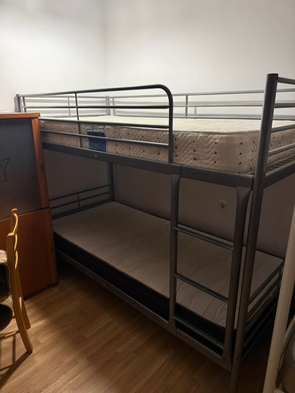 Каждая по 150€ 2