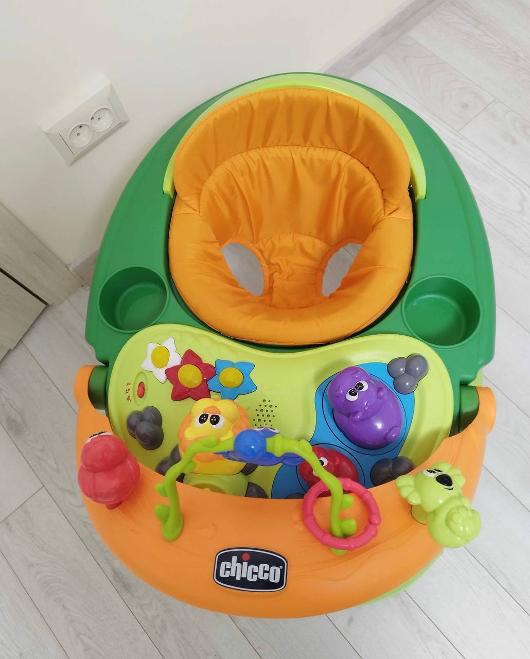Продам ходунки Chicco. 1