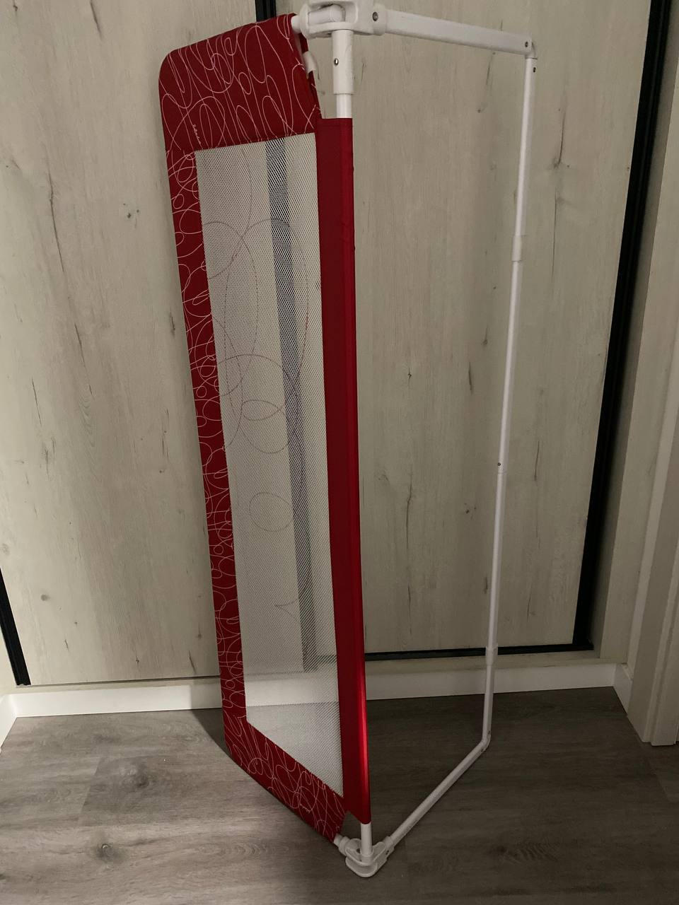 Продам защитный бортик, бассейн и новогодний костюм, 20€ за все 2