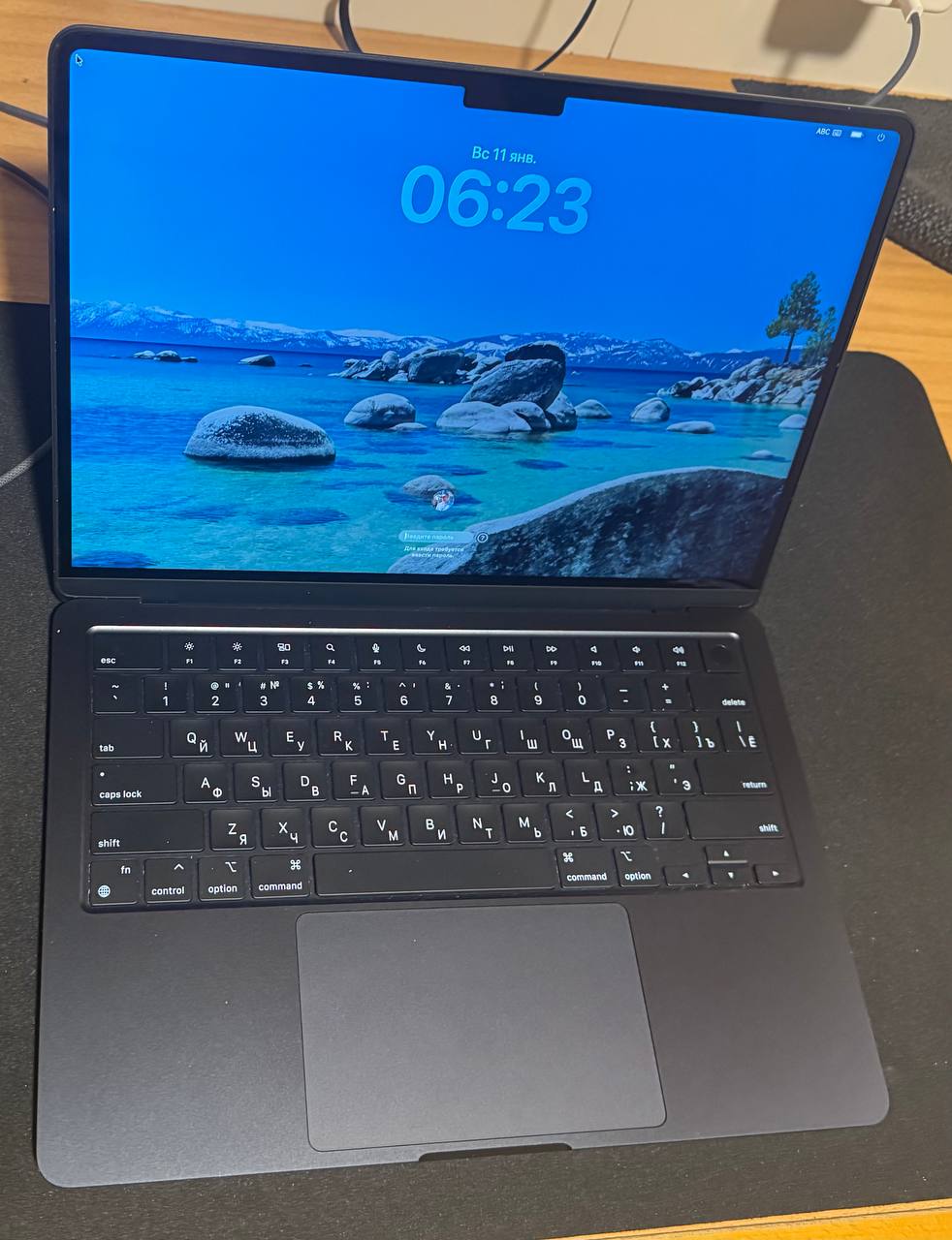 MacBook Air M2 (2022), 8 ГБ RAM, SSD 256 ГБ, батарея 90%, комплект: коробка + зарядка + кабель, Цена 3