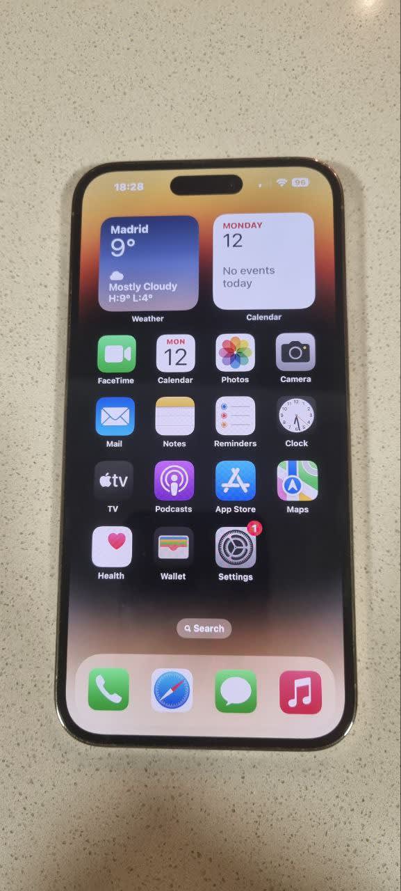 Продам iphone 14 promax 256 GB. Цвет - золотой. Идеальное состояние. Батарея 85%. Цена 500 евро. В к 1