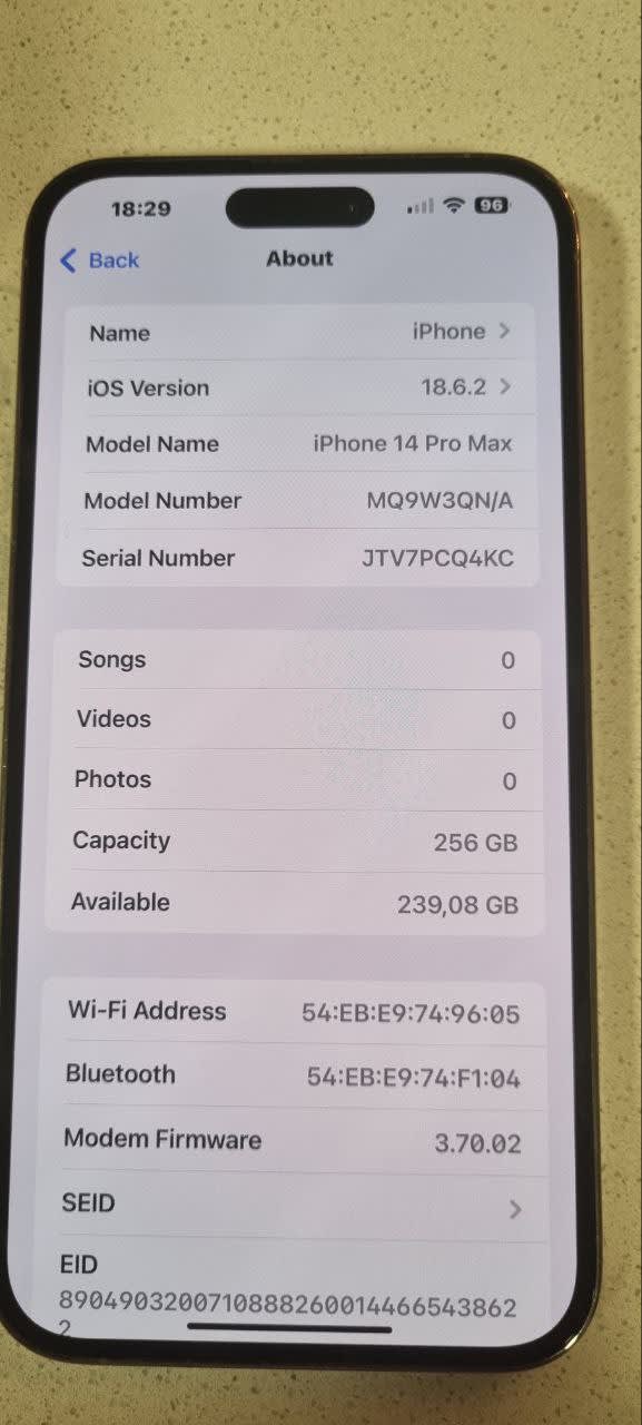 Продам iphone 14 promax 256 GB. Цвет - золотой. Идеальное состояние. Батарея 85%. Цена 500 евро. В к 4