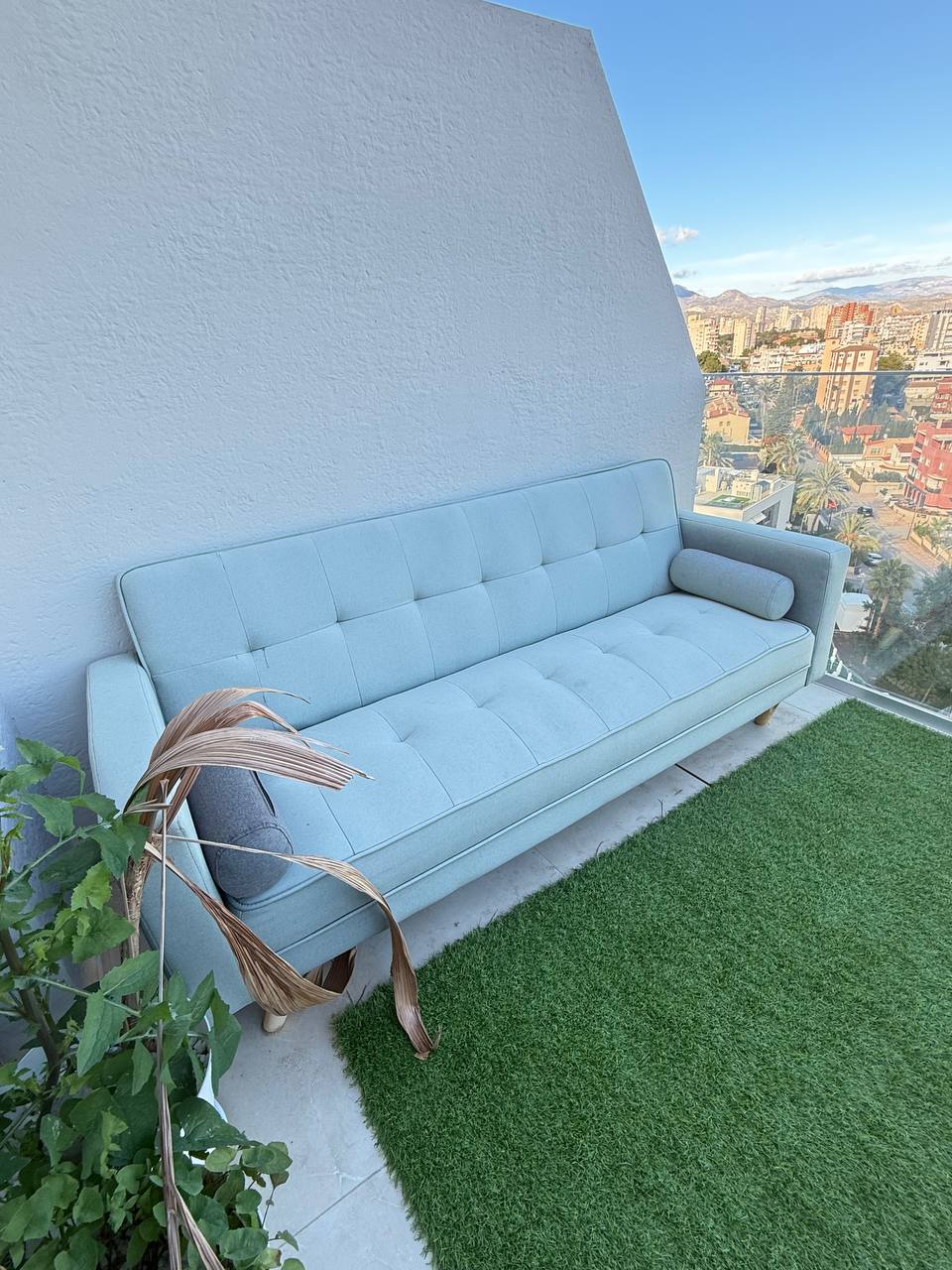 Диван 70€. Аликанте Pau5 1