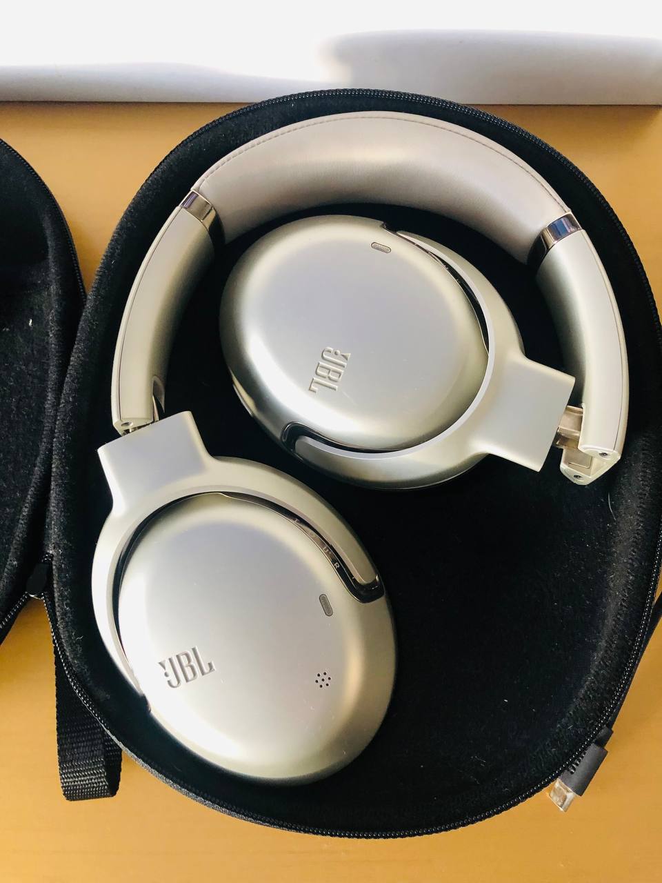 Продам наушники JBL Tour one M2 в хорошем состоянии 150€ Финестрат 1