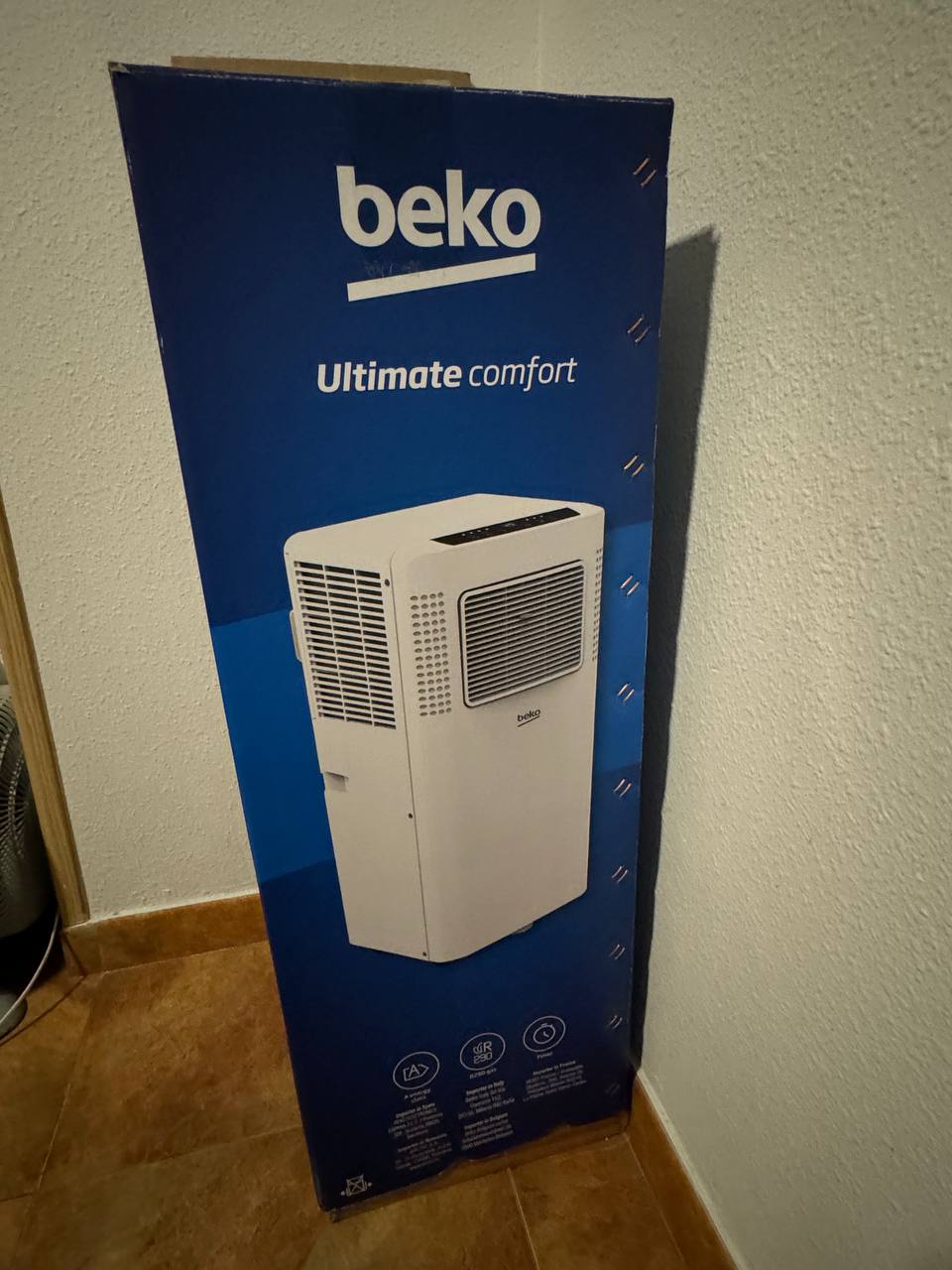Продам абсолютно новый локальный кондиционер фирмы-Beko. Стоит без дела . Чек покупки на фото. Отдам 1
