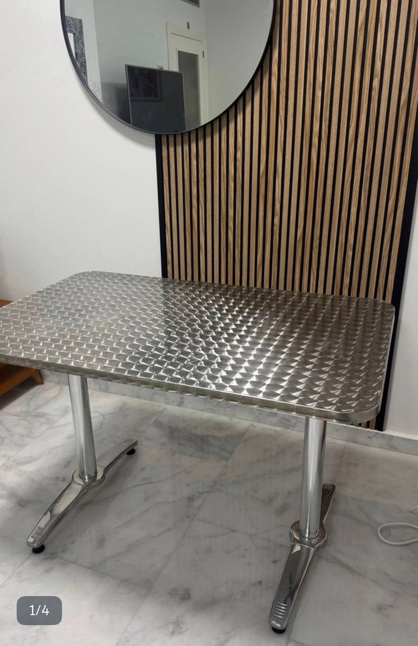 Продам стол 30€. Бенидорм 1