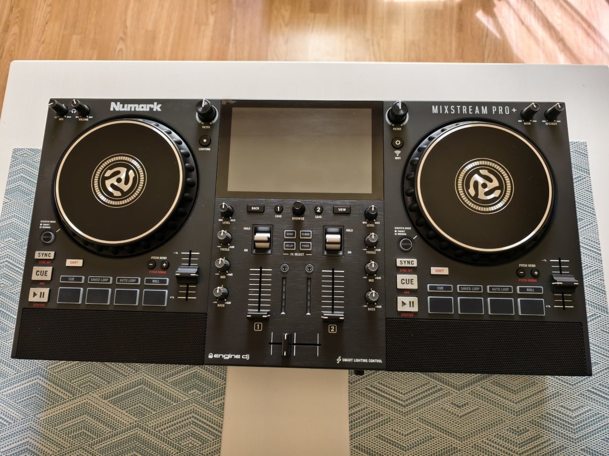 Продам DJ контроллер Numark Mixstream Pro + 1
