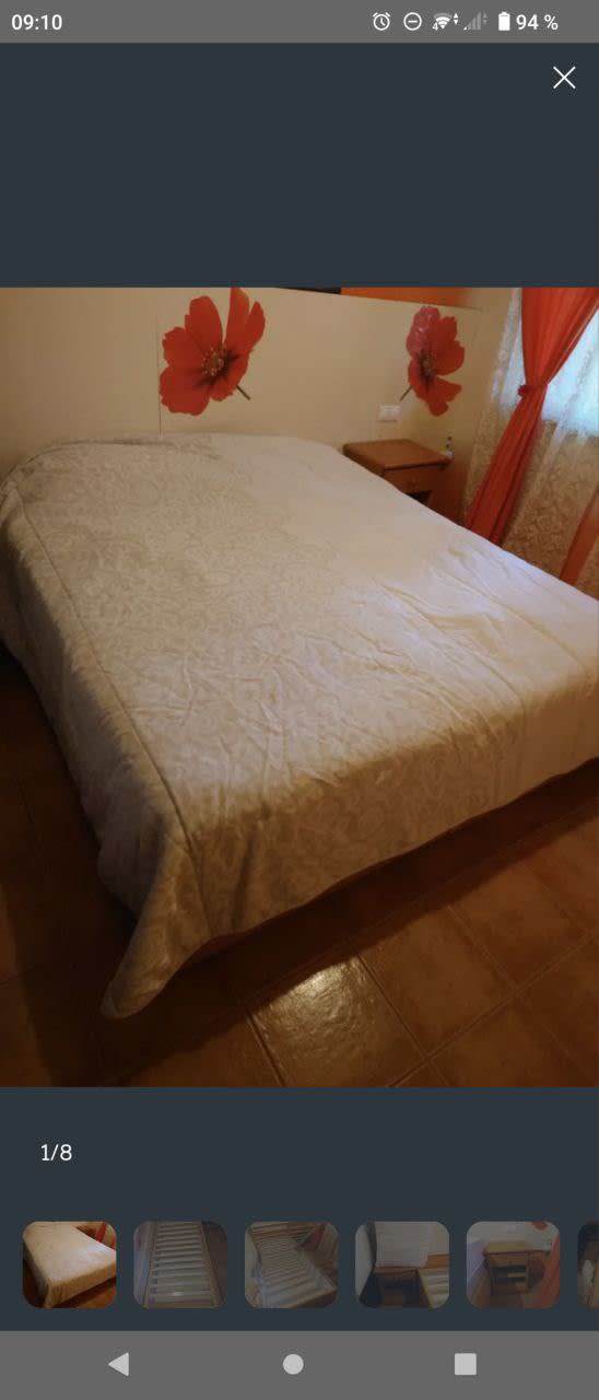 Продам 2 односпальные кровати - канапе 90см х 210см. На фото они стоят Вместе. Без матрасов, с тумбо 1