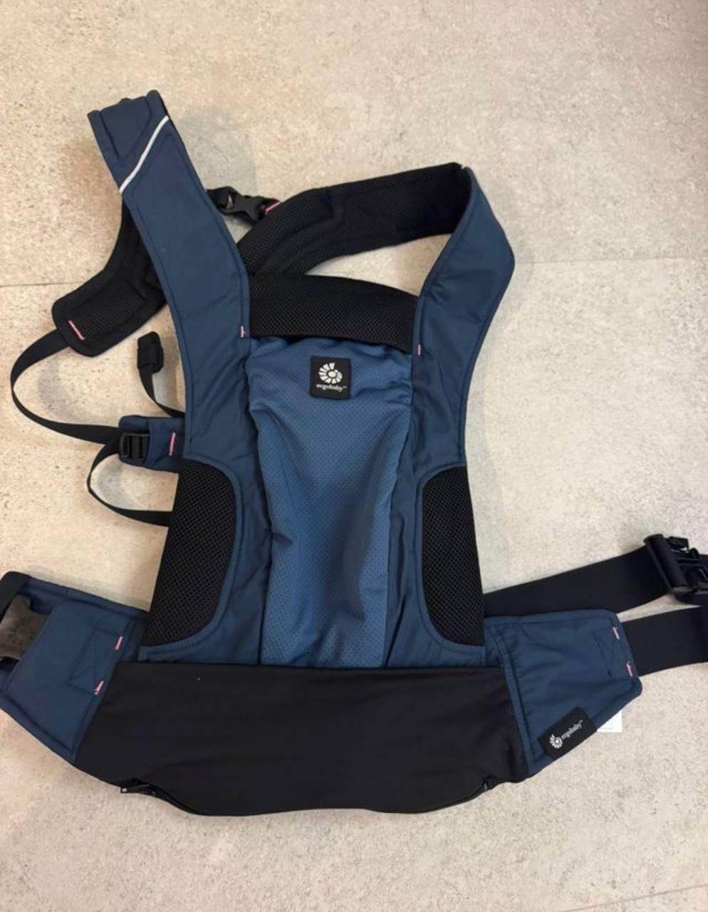 Эргорюкзак (рюкзак-переноска) Ergobaby. В отличном состоянии. 70€ 2