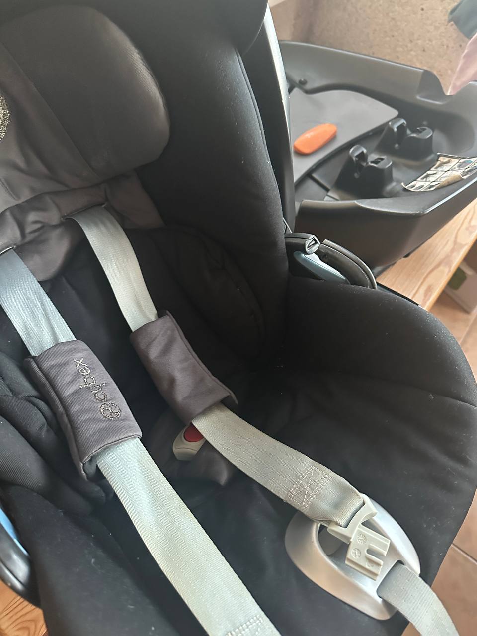 Продам автолюльку cybex вместе с базой, серия cloud g I-size 3