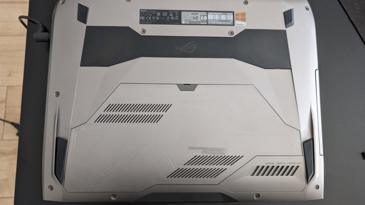 Продам GAMING LAPTOP-ASUS ROG 752VY, стоимость -690 euro. Состояние нового 1
