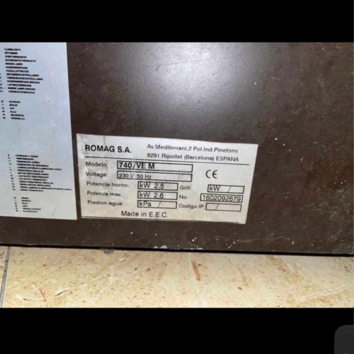 Продам промышленный духовой шкаф €100 4
