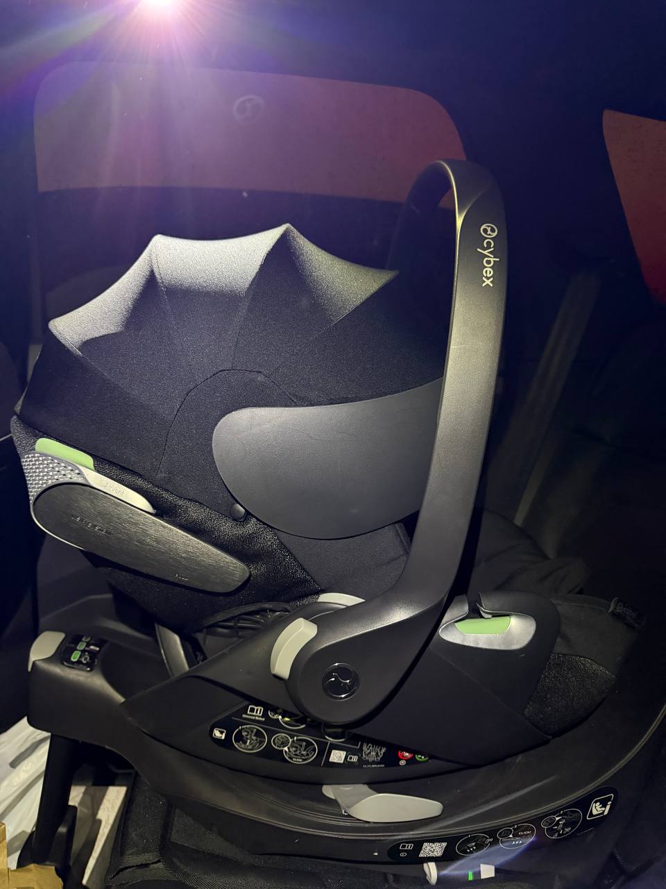 Продам автокресло Cybex cloud t i size . Автокресло люлька, становится на шасси от любой коляски( в 1