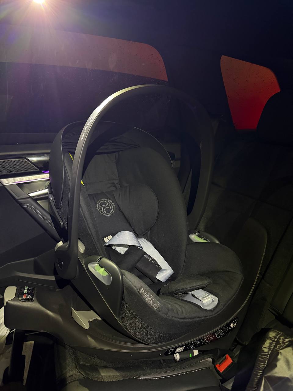 Продам автокресло Cybex cloud t i size . Автокресло люлька, становится на шасси от любой коляски( в 2