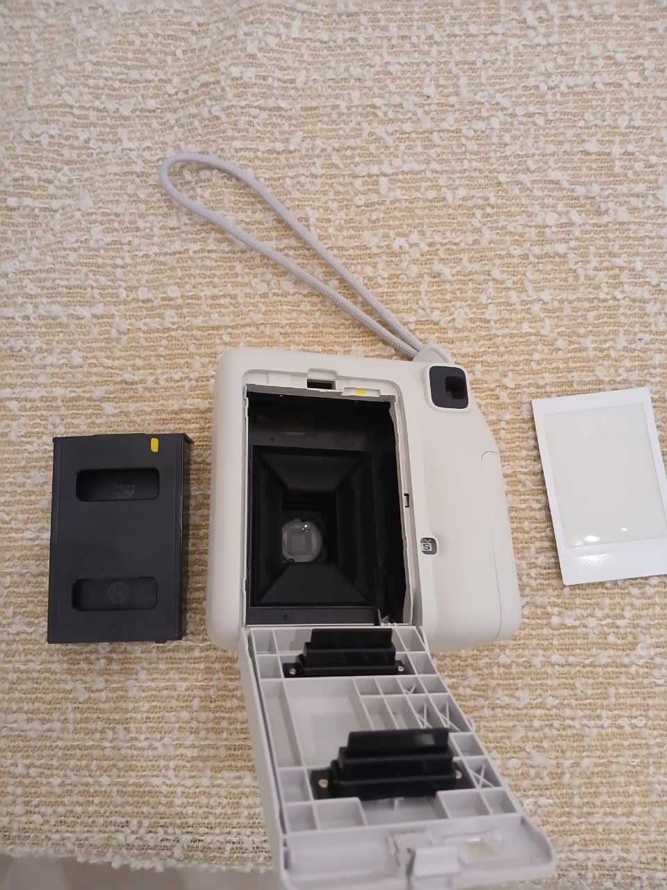 Фотоаппарат Instax как новый 3