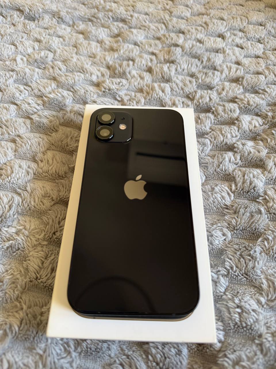 Продам IPhone 12 1