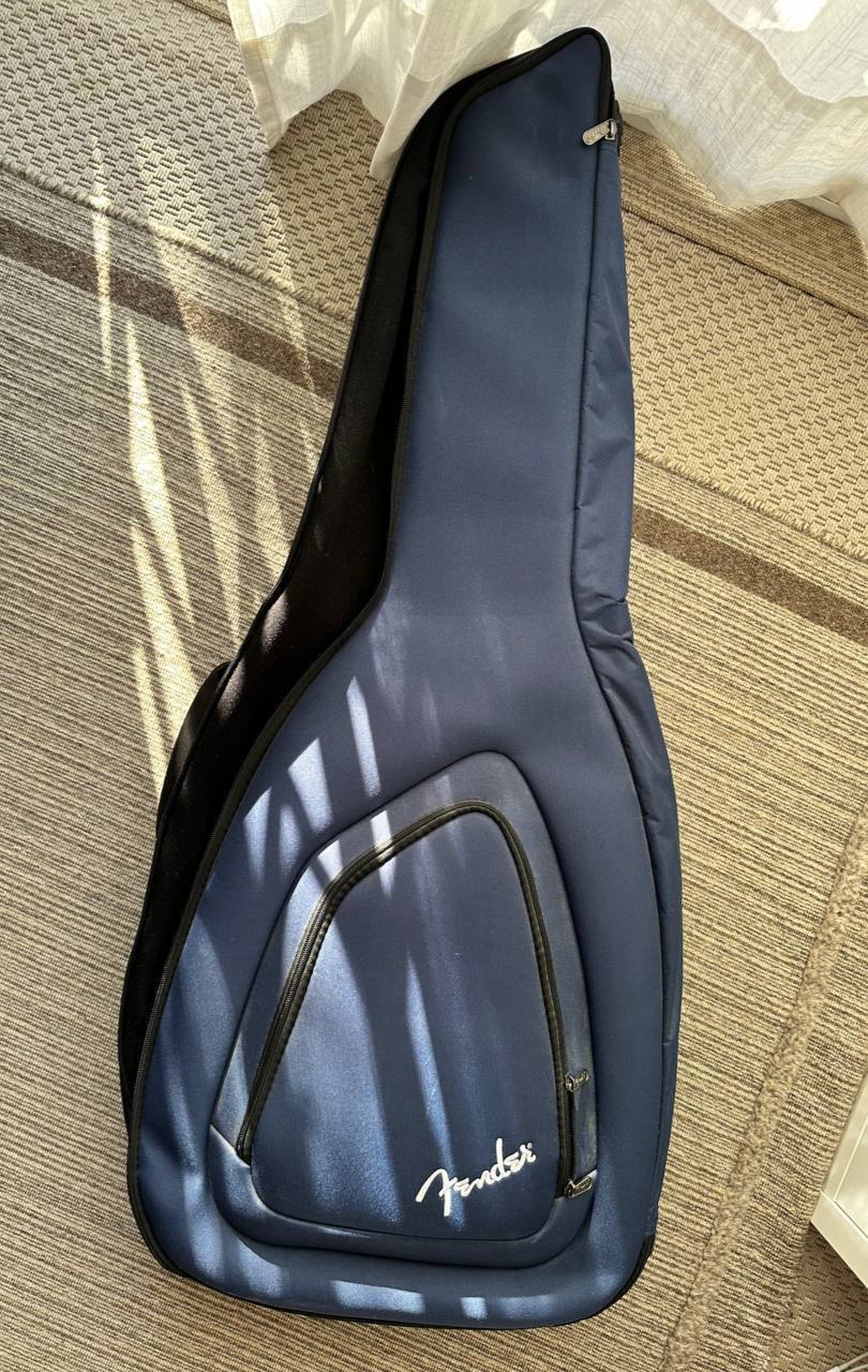 Здравствуйте! Продаю гитару модели Fender Newporter Player WN Nat. Гитара акустическая, но также ее 4