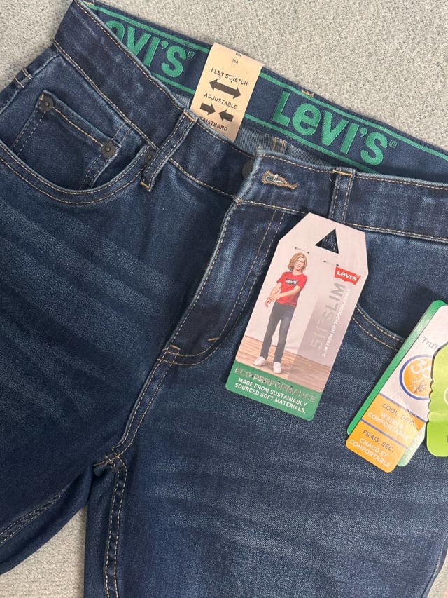 Новые джинсы д/мальчика Levi's 511 Slim Stretch, технология Cool/Dry. На этикетке размер 16лет, но п