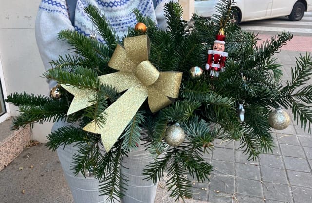 Отдаю 3 новогодние композиции из живой ели. Цена от 18€ 💚
