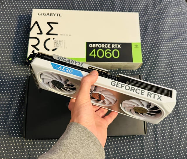 Продам відеокарту GeForce RTX 4060