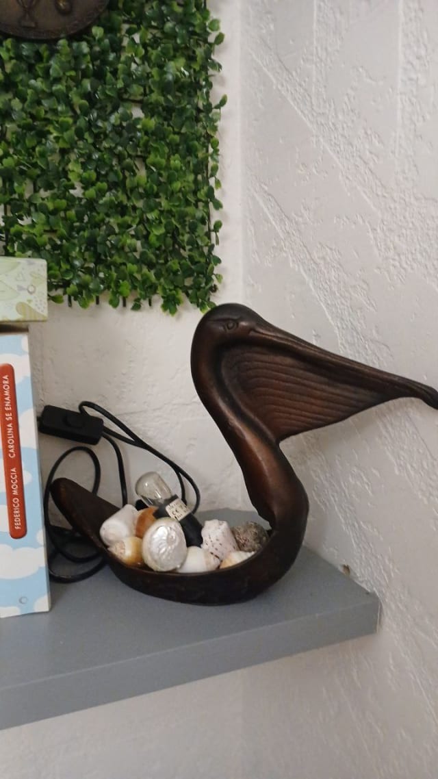 Металический светильник.10€