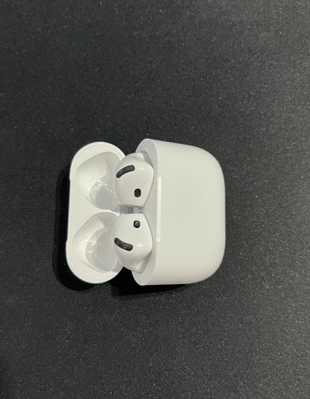 AirPods 4 ( с шумоподавлением) 