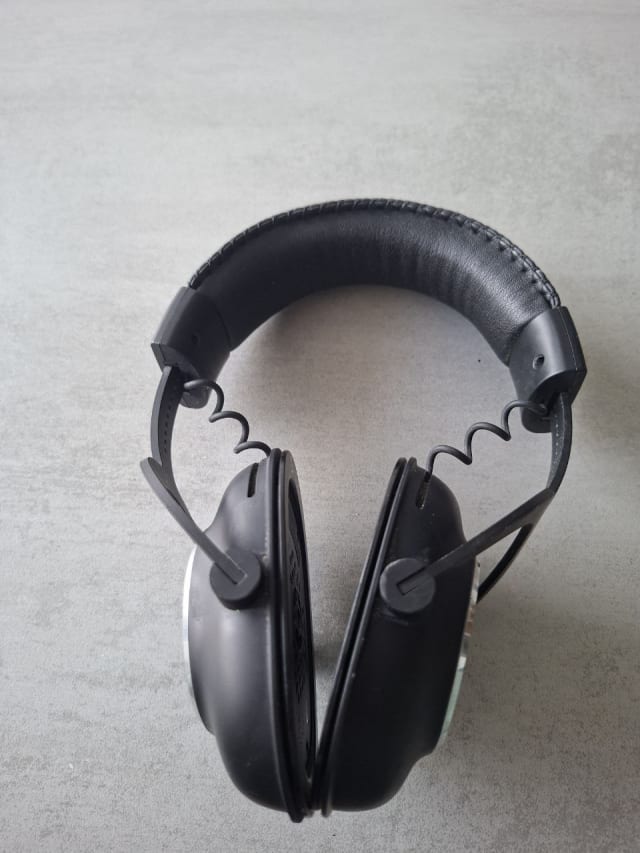 Продам наушники Logitech G Pro X на проводе, полностью рабочие 