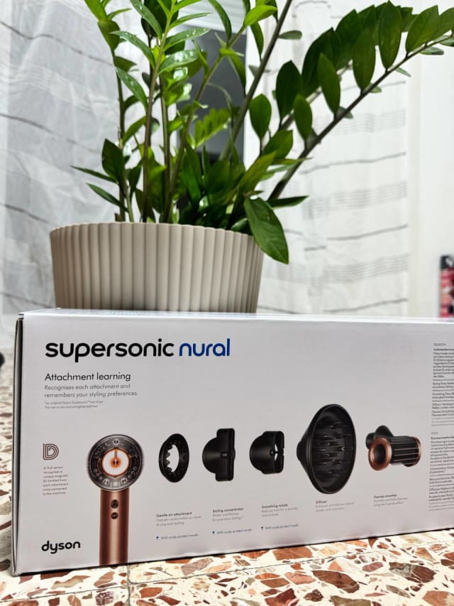 Продаю фен Dyson Supersonic Nural — абсолютно новый, ни разу не использовался.
