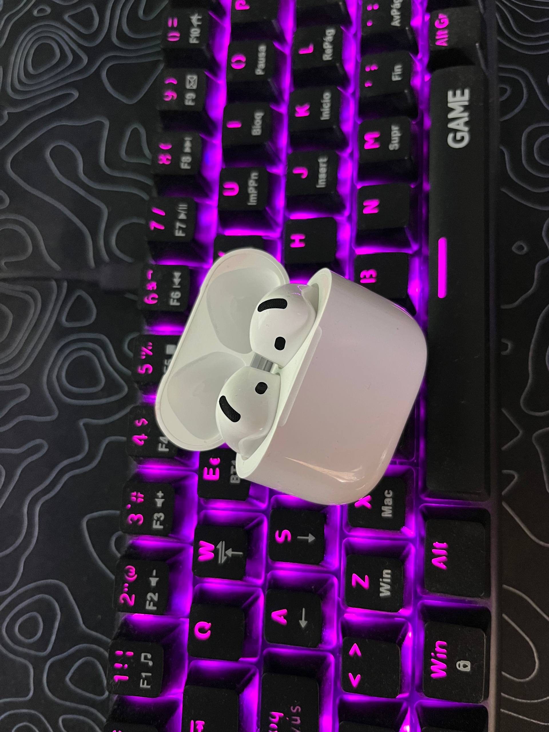 AirPods 4 ( с шумоподавлением) 