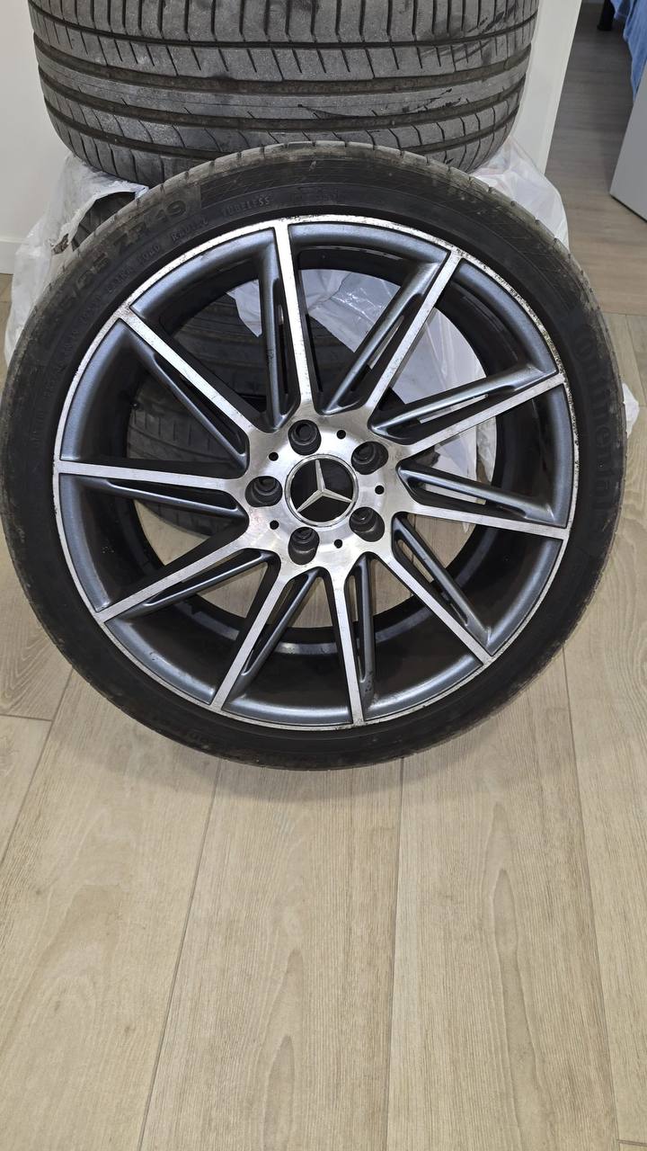 Продаю комплект - 700€ , возможен торг 