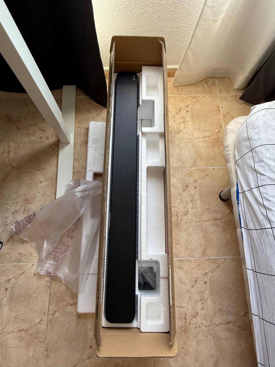Продаю Sound Bar, Bluetooth керування. Комплект як з магазину. В коробке все как на картинке с короб 2