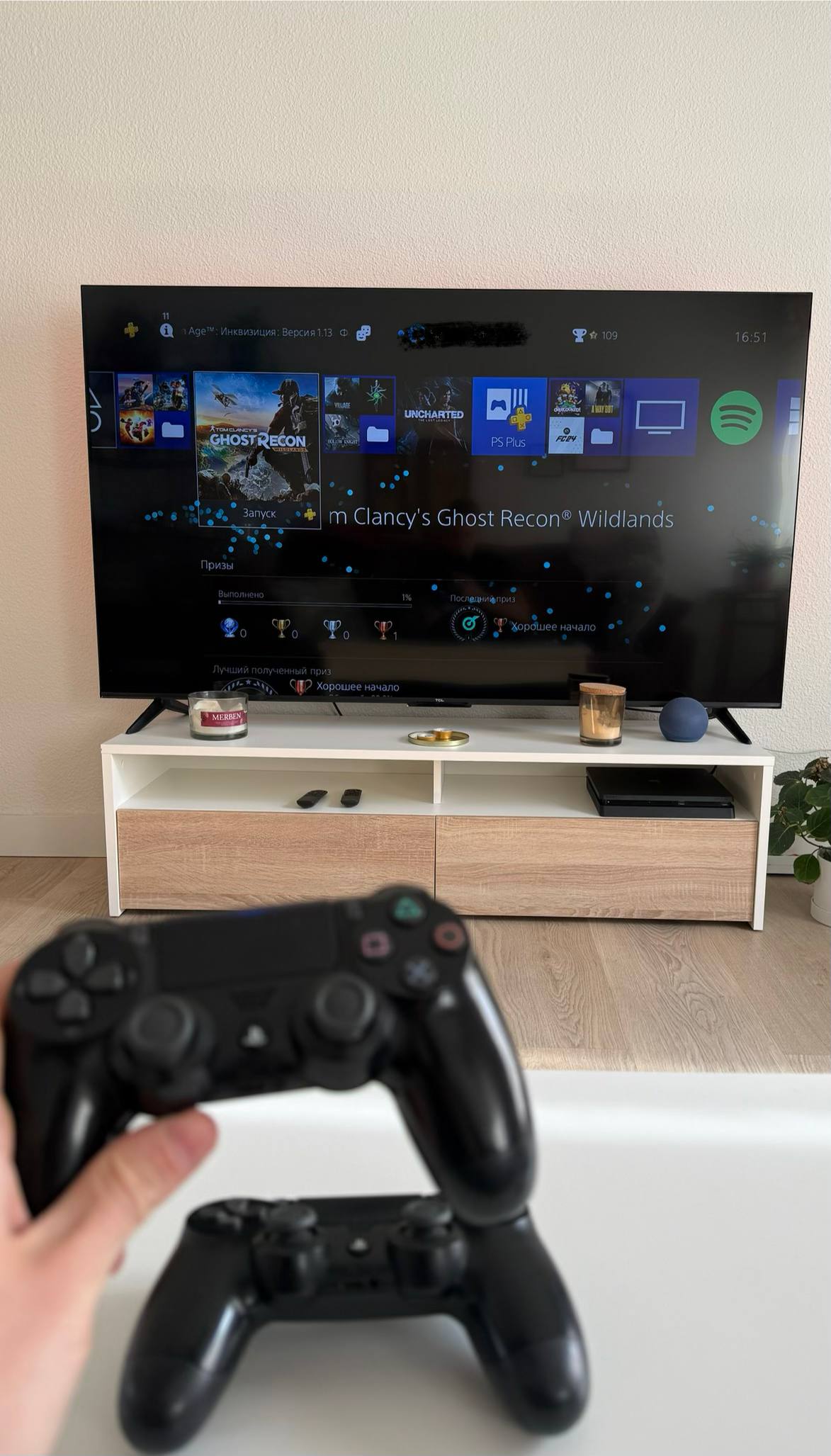 Продам Playstation 4 Slim 1TB, с двумя джойстиками. 8