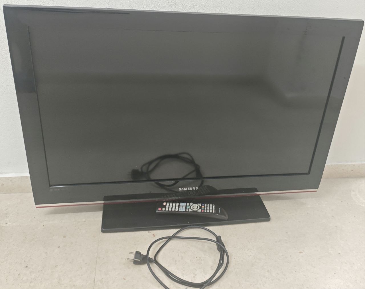Телевизор LCD 40" FHD 40" Samsung LE40B530P7W 1920x1080, LED, 16:9, дополнительно: AV, аудио x3, ком