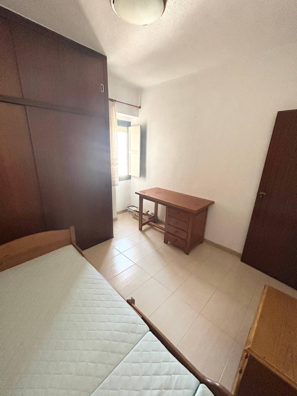 Сдам комнату в Аликанте ( беналуа ) в балконам видом на море.400€ в месяц.комуналка входит в стоимос