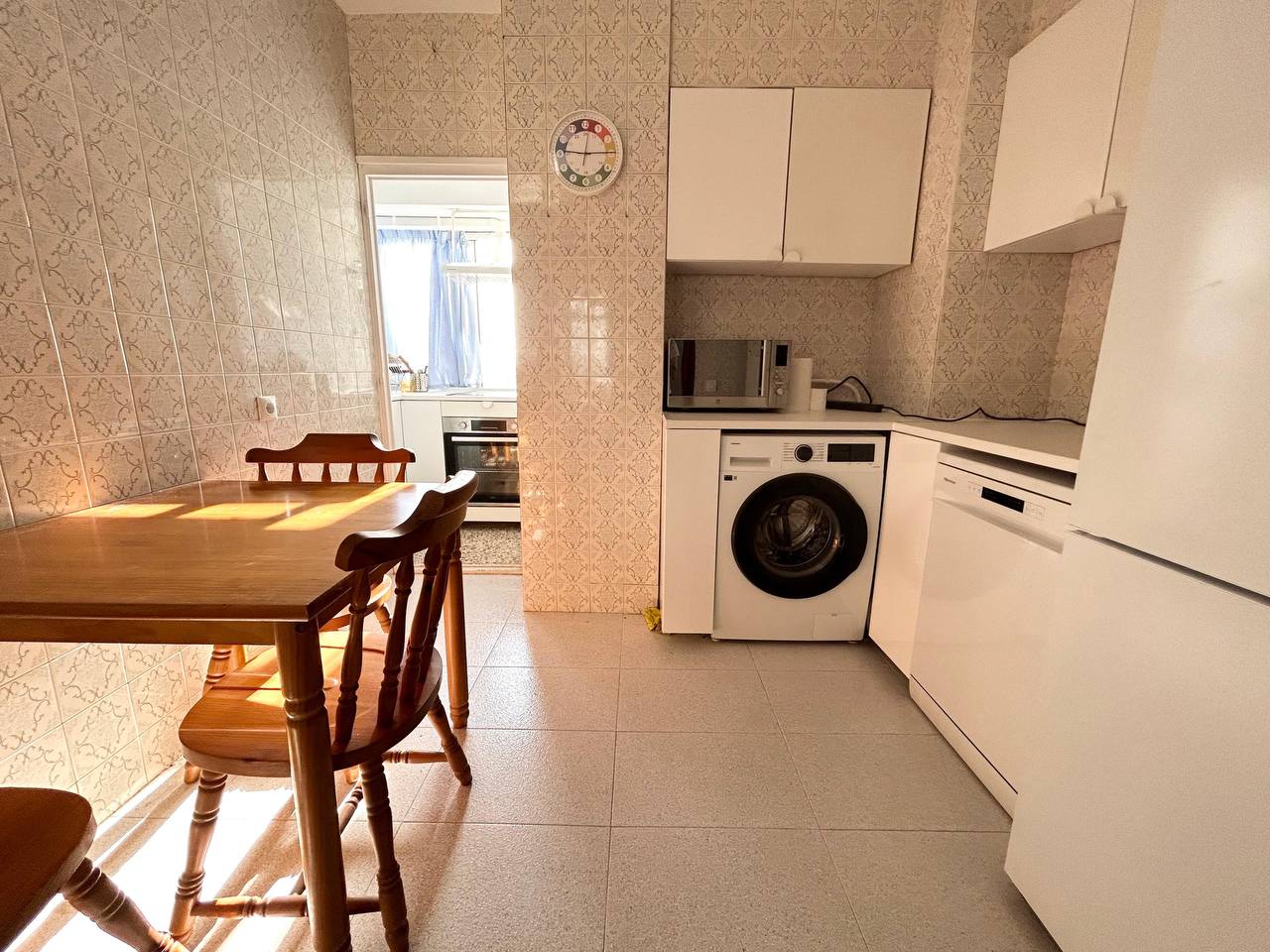 Сдам комнату в Аликанте ( беналуа ) в балконам видом на море.400€ в месяц.комуналка входит в стоимос 2