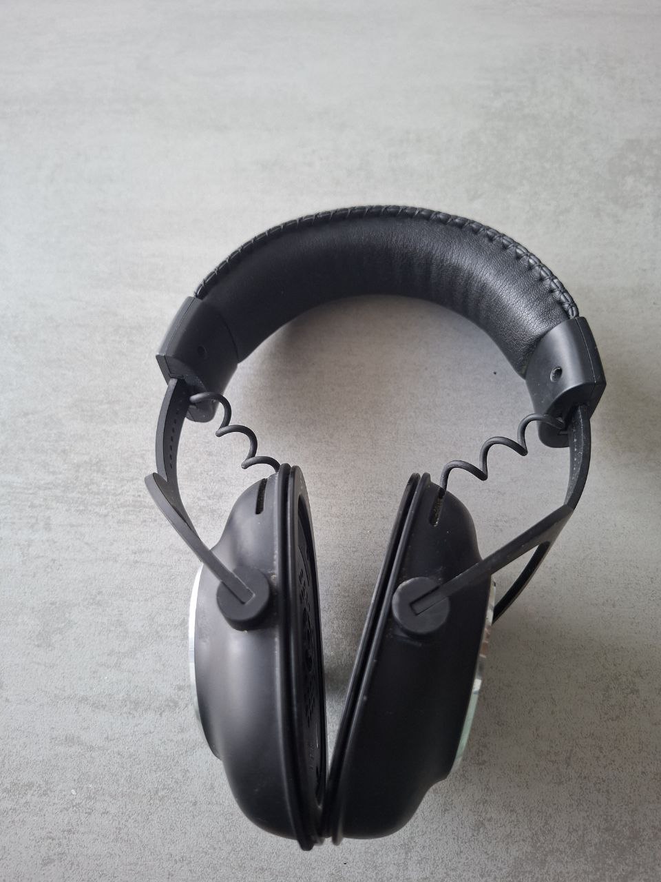 Продам наушники Logitech G Pro X на проводе, полностью рабочие 