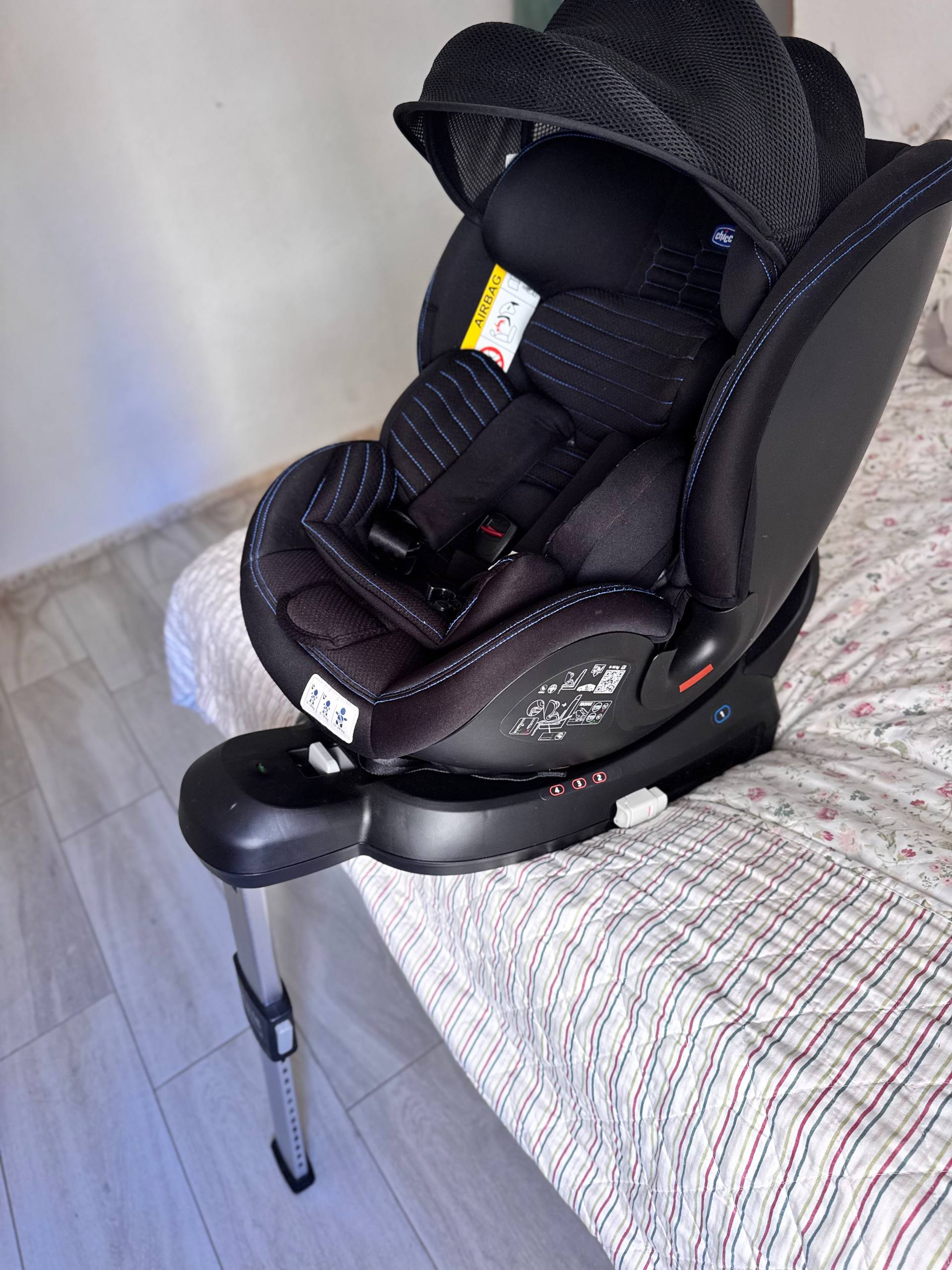 Автокресло Chico model Chicco OneSeat Air